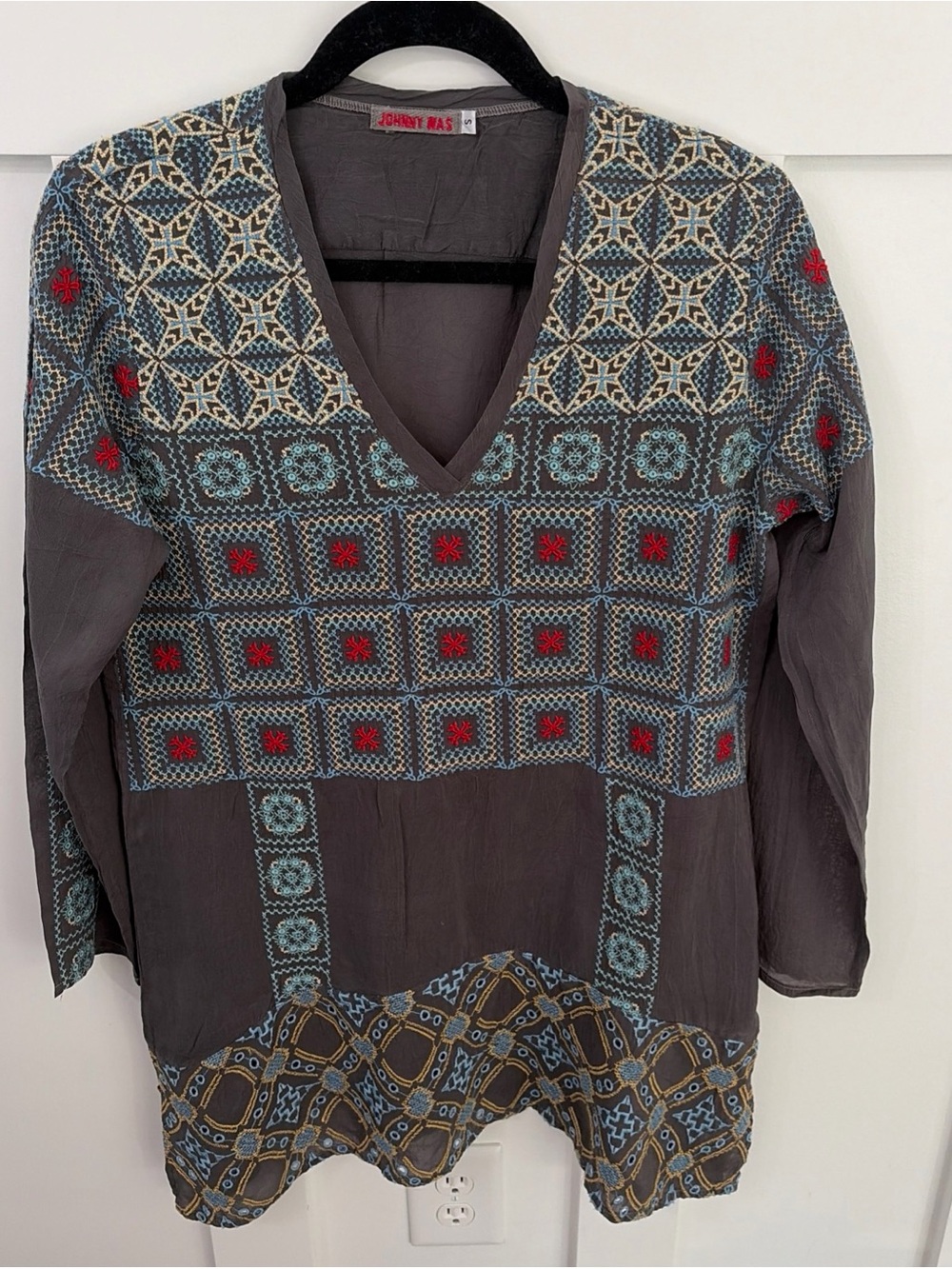 Johnny Was Gray V-Neck Tunic with Blue and Red Embroidery